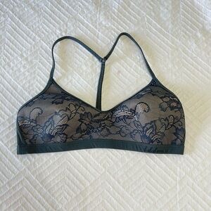 Lululemon Live in Lace Bralette Women’s Size Medium Green